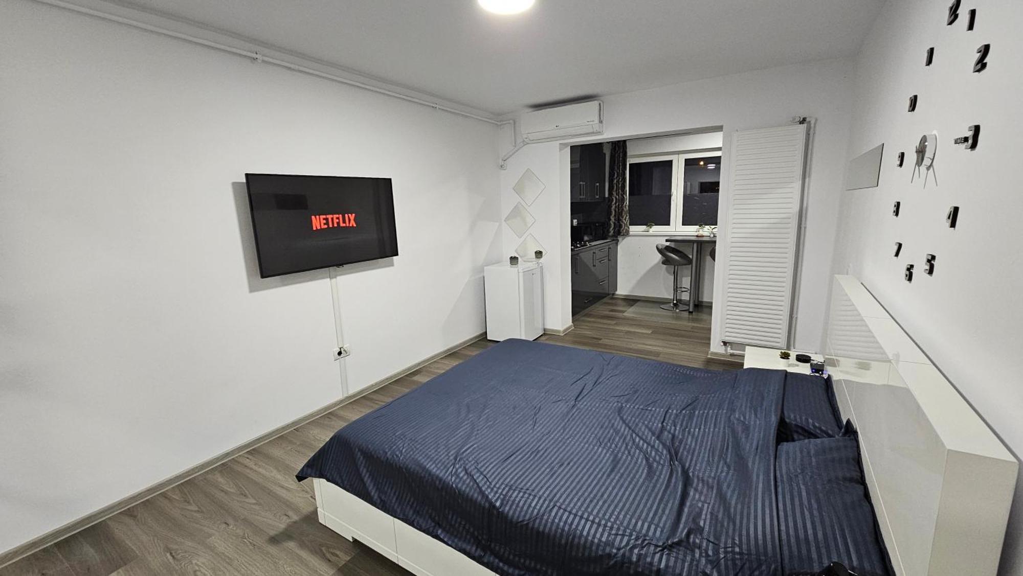 Spoil Yourself With Style, Comfort And Luxury - Tony'S Studios Luxury Piteşti Exterior foto